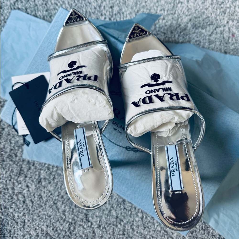 💯AUTHENTIC PRADA logo clear slide sandal in Argento! Must have in your closet.